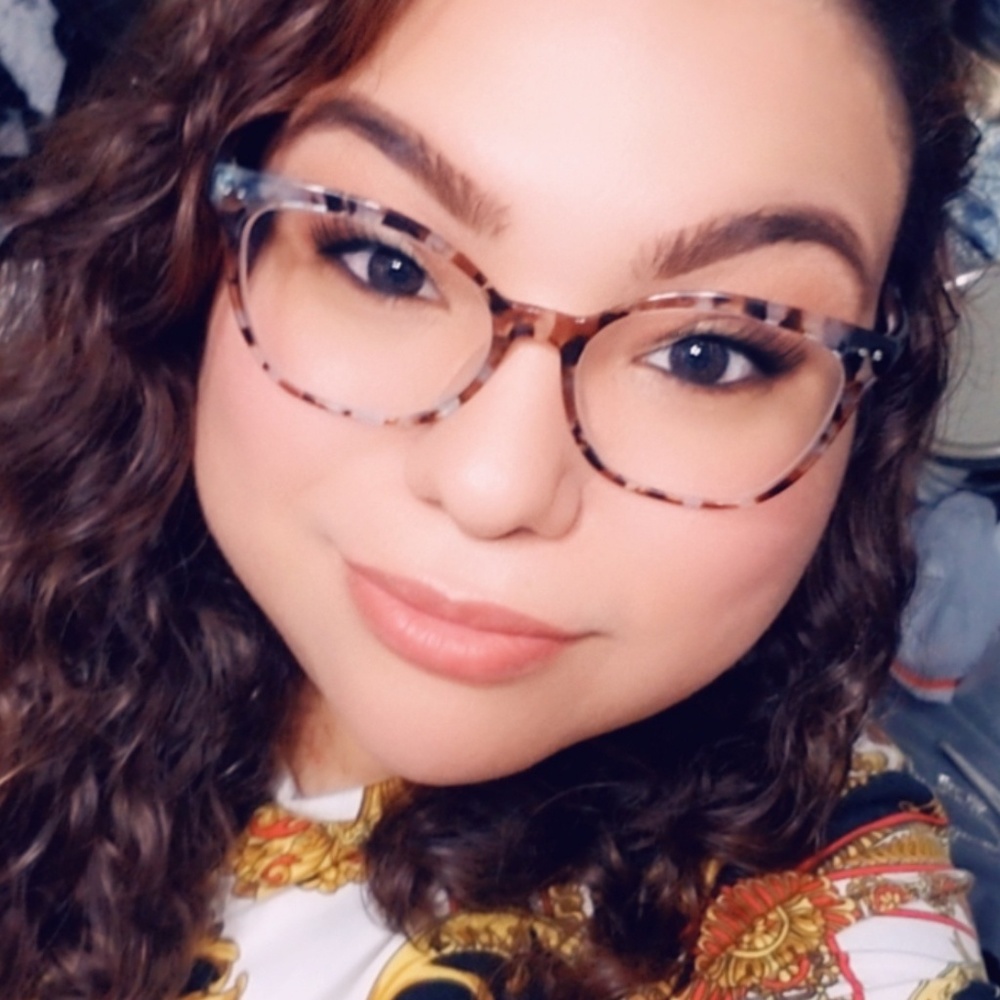 Meet your Posher, Yuliana